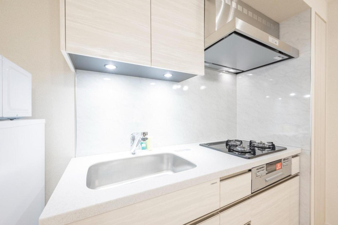 Mat Shinjuku West Apartemen