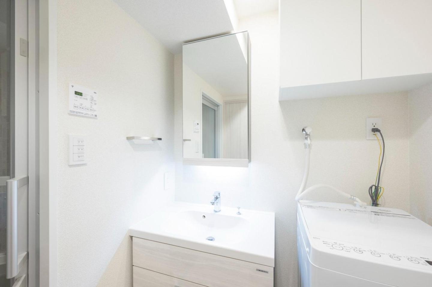 Mat Shinjuku West Apartemen