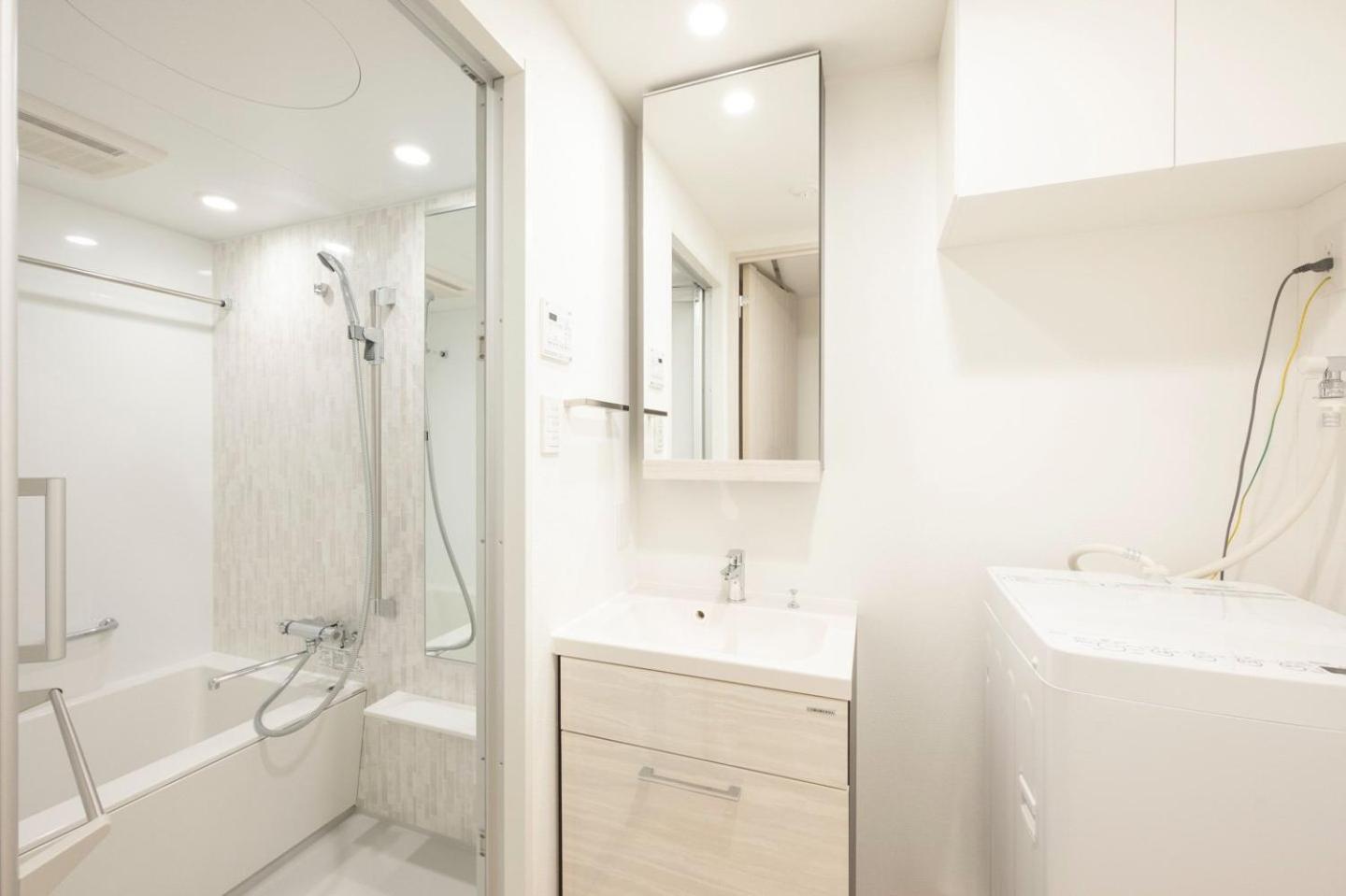 Mat Shinjuku West Apartemen *