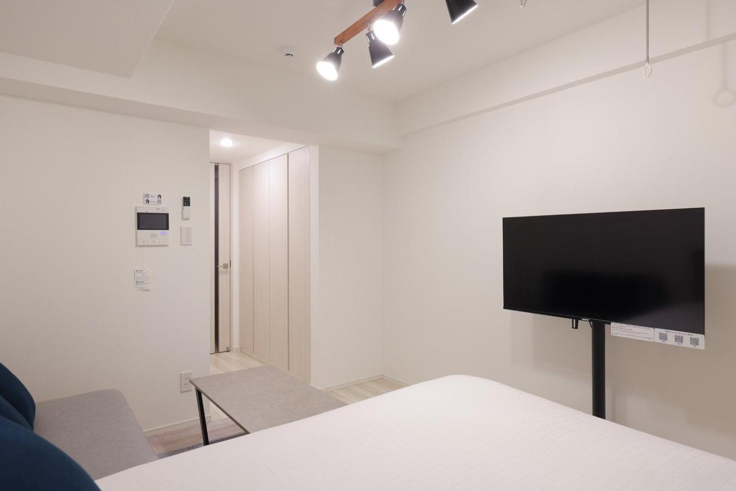 Mat Shinjuku West Apartemen